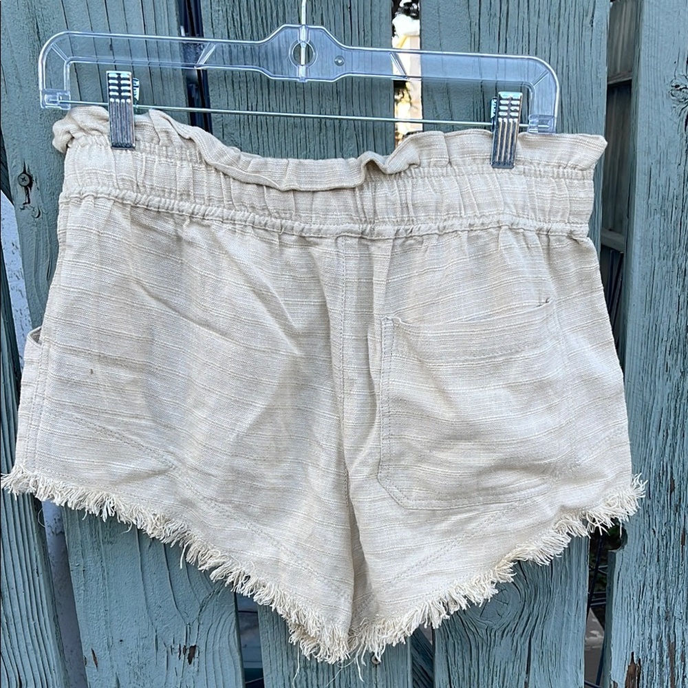 BDG Women's Tan Frayed Hem Shorts - Picture 5 of 9